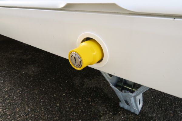 Corner Steady Leg Nut Lock Singles Complete with 2 keys