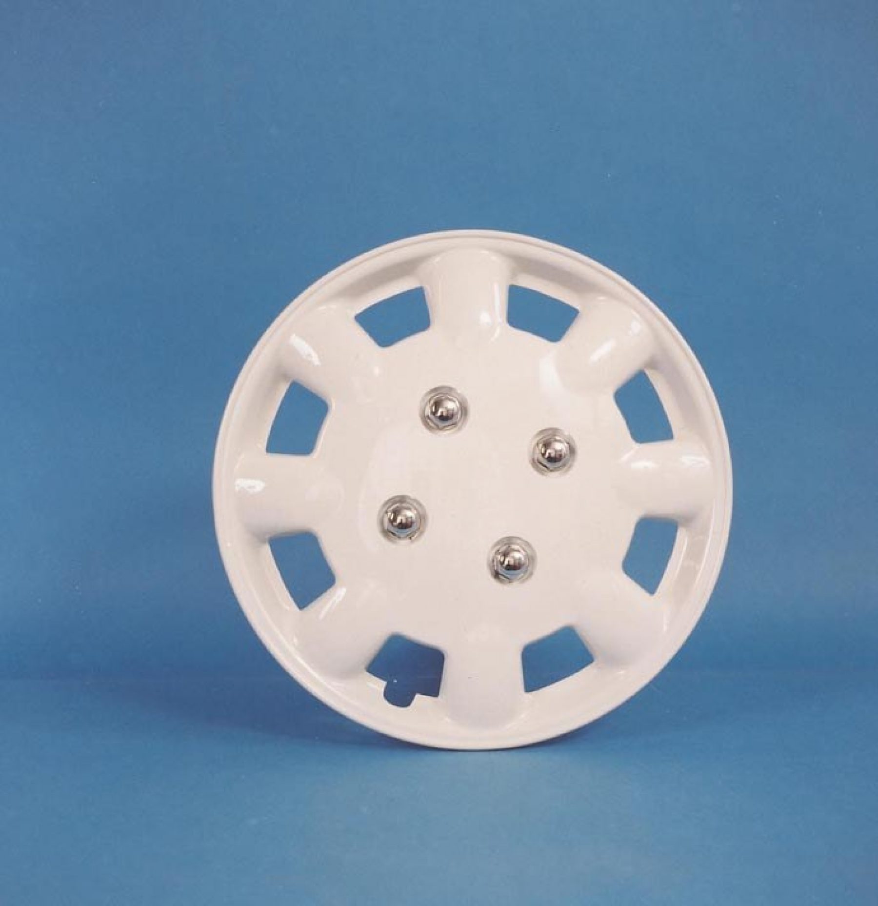 Milenco caravan 14" Wheel Trims - Image 2